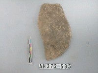 藏品(灰褐色細砂硬陶片)的圖片